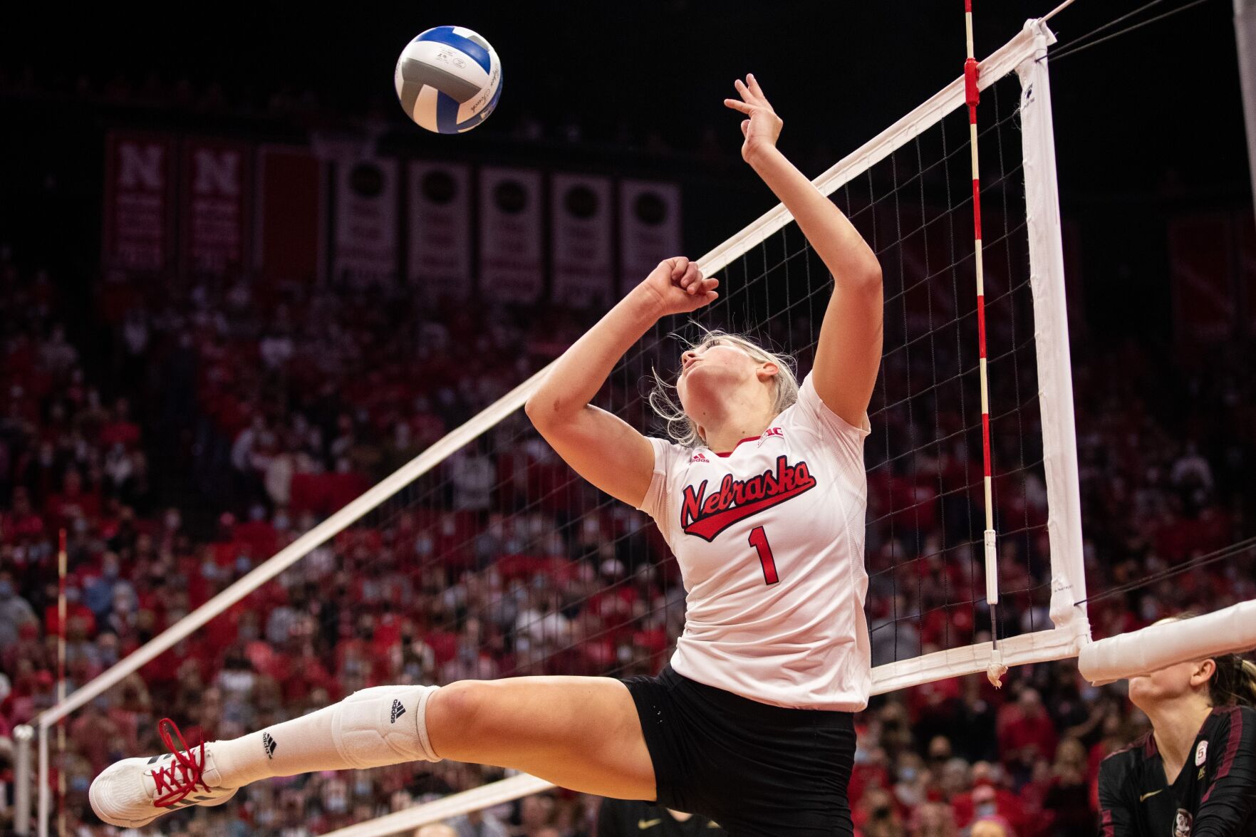 120521-owh-spo-nuvolley-ar02